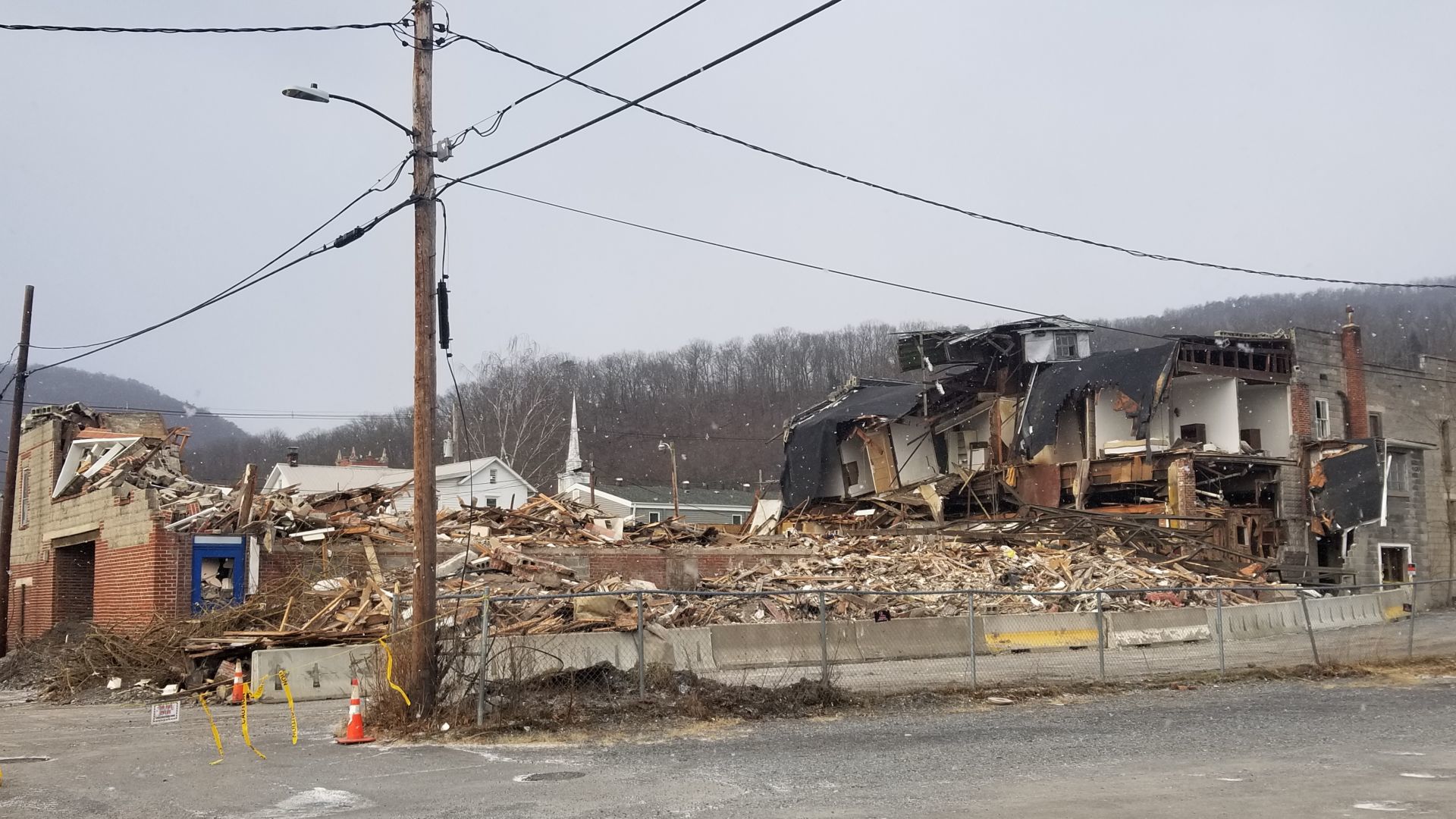 Work begins on Everett Theater